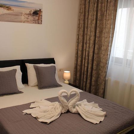 Bluewaves Apartment Mamaia Nord Navodari Bagian luar foto