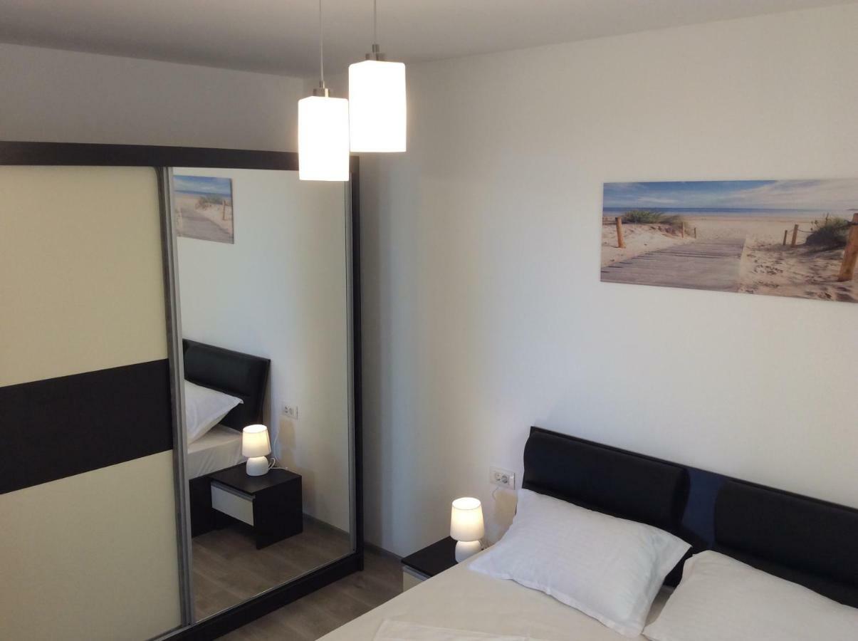 Bluewaves Apartment Mamaia Nord Navodari Bagian luar foto
