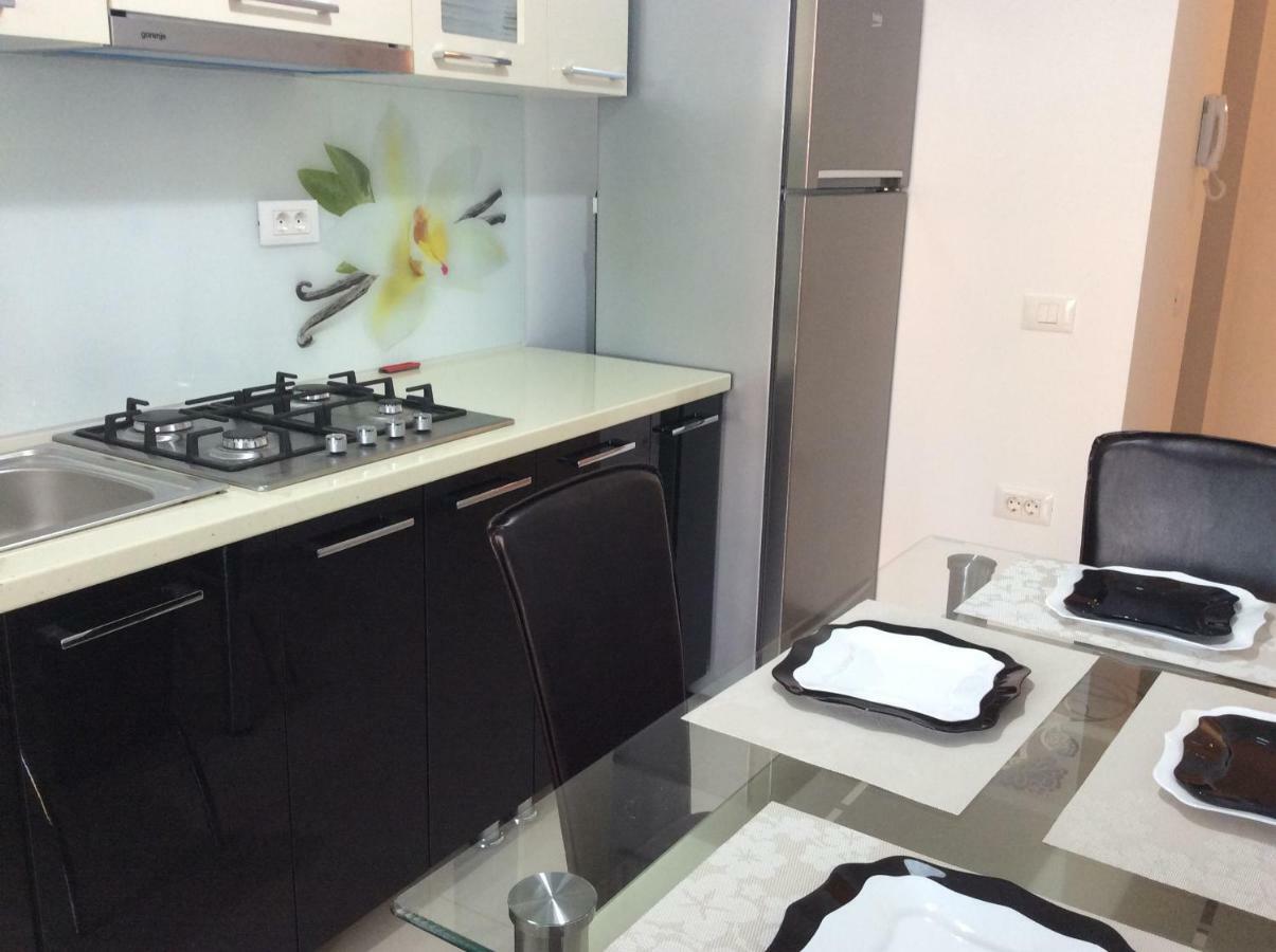 Bluewaves Apartment Mamaia Nord Navodari Bagian luar foto